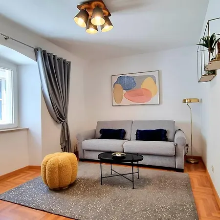 Etal Luxury Lägenhet